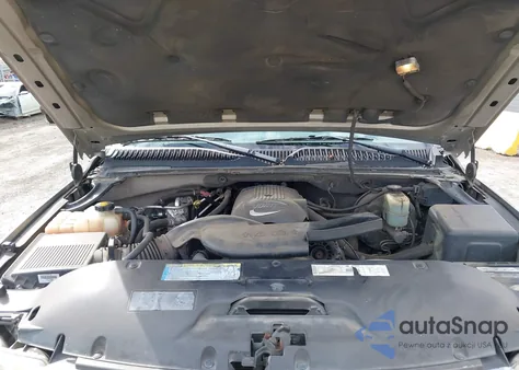 2001 Chevrolet Suburban C1500 z USA, uszkodzony, nr VIN 3GNEC16T21G248839